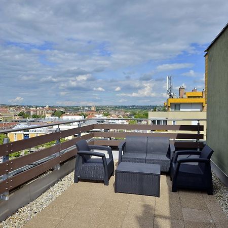 Panorama City Apartman Печ Екстериор снимка
