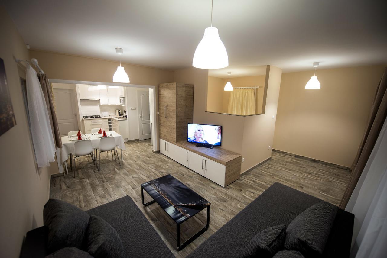 Panorama City Apartman Печ Екстериор снимка